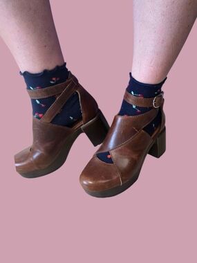 Rialto Brown Leather Platform Mary Jane Heels